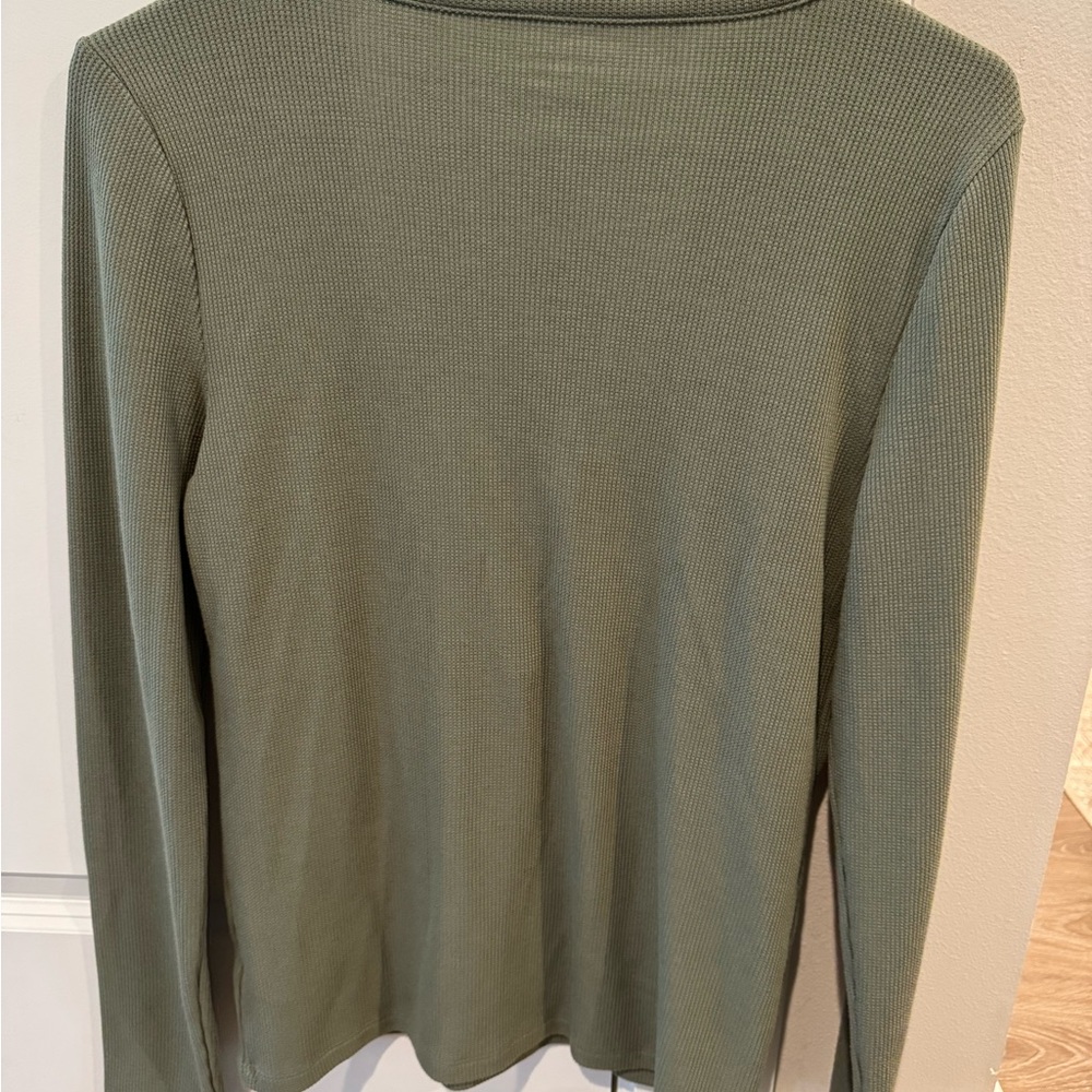American Eagle Outfitters Sage Long Sleeve V-Neck Top - Picture 3 of 3